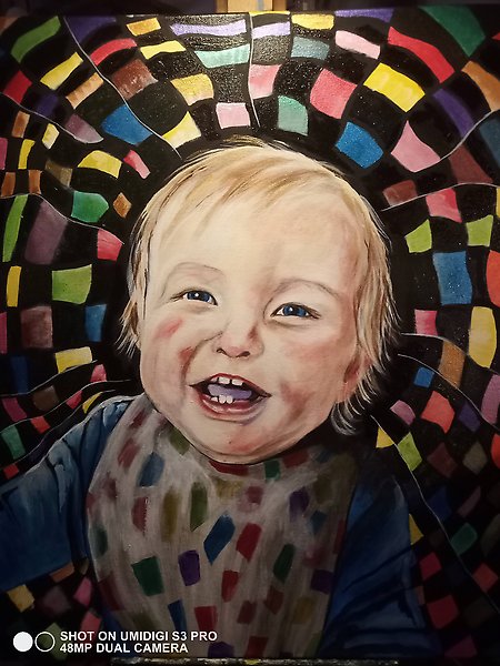 Målad glad pojke med färgglada rutor i bakgrunden